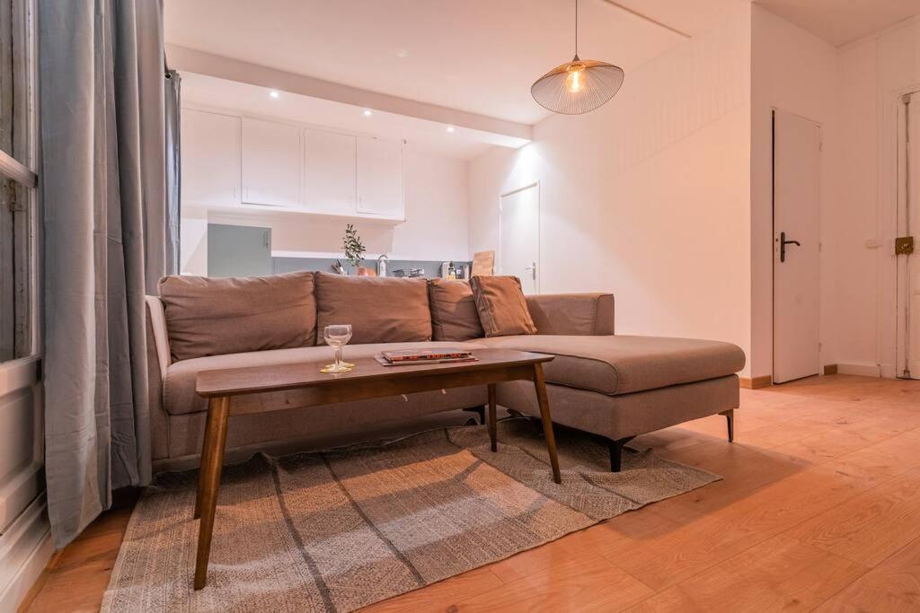 Lovely Parisian Flat Rue St Honore Louvre - 2br With Balcony Apartment