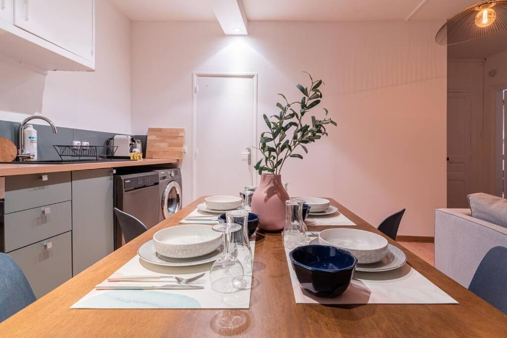 Lovely Parisian Flat Rue St Honore Louvre - 2br With Balcony Paris
