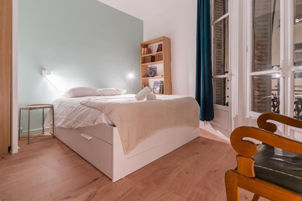 Lovely Parisian Flat Rue St Honore Louvre - 2br With Balcony * Paris
