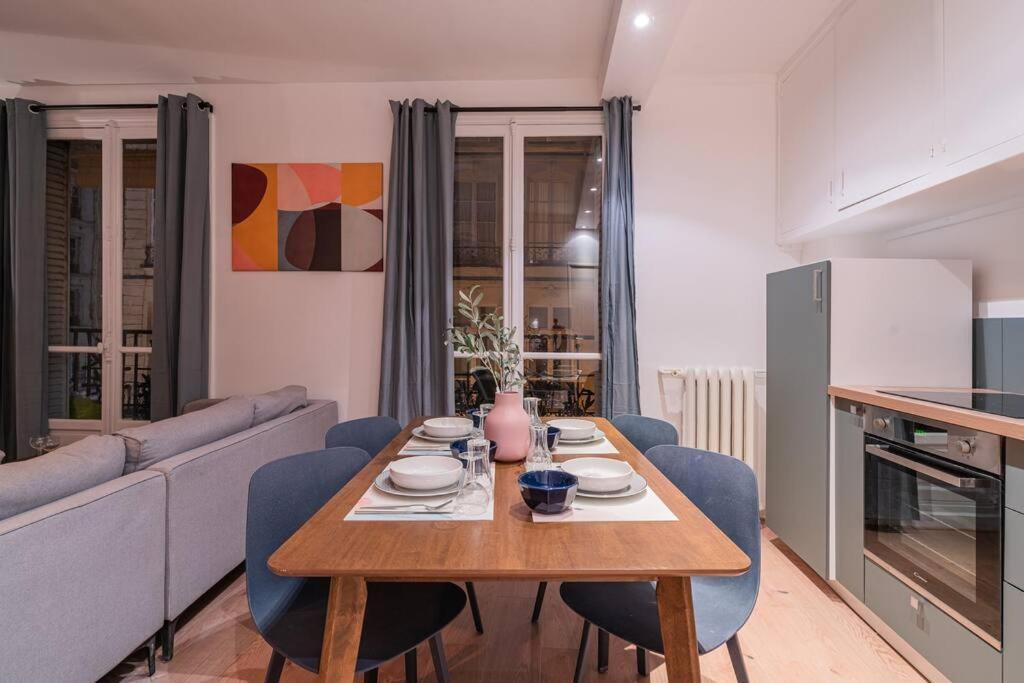 Lovely Parisian Flat Rue St Honore Louvre - 2br With Balcony *